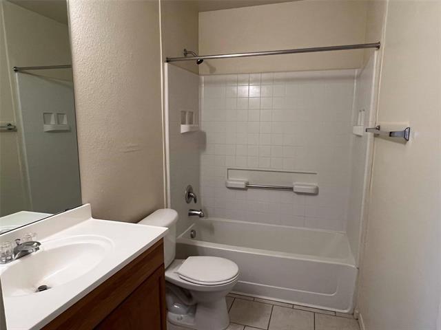 Building Photo - 121 Cambridge Dr