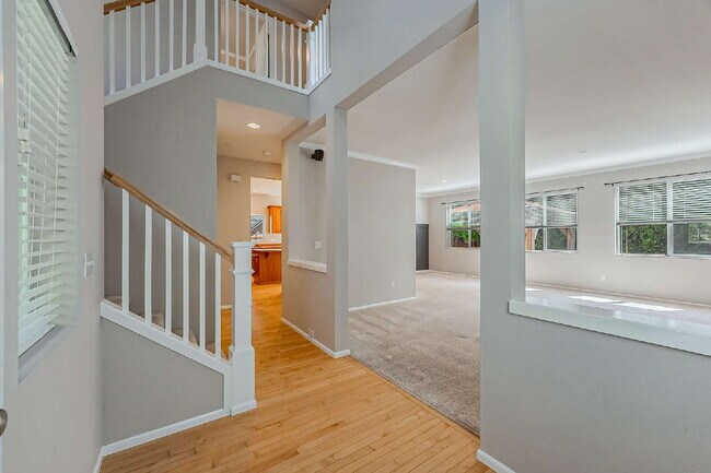 Building Photo - This is a beautiful property in the Savana...