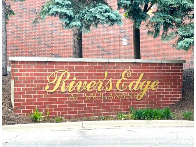 Building Photo - 5340 N Lowell Ave