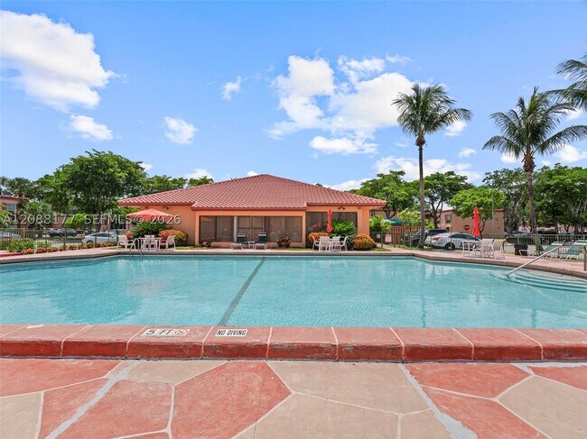 Building Photo - 7170 Fairway Dr