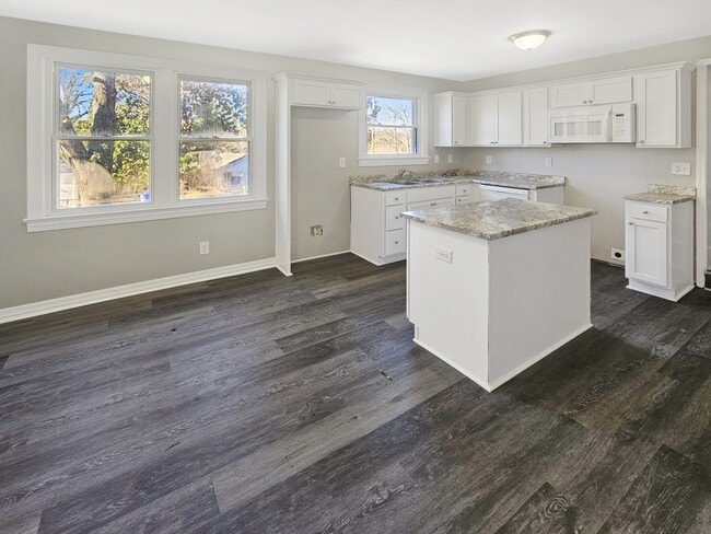 Building Photo - 36 Hall St