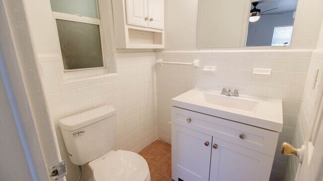 Building Photo - 119 Krueger St