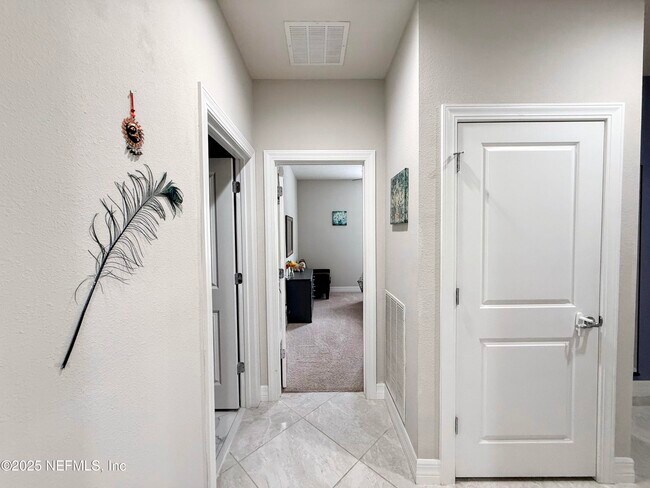 Building Photo - 119 Broomsedge Cir