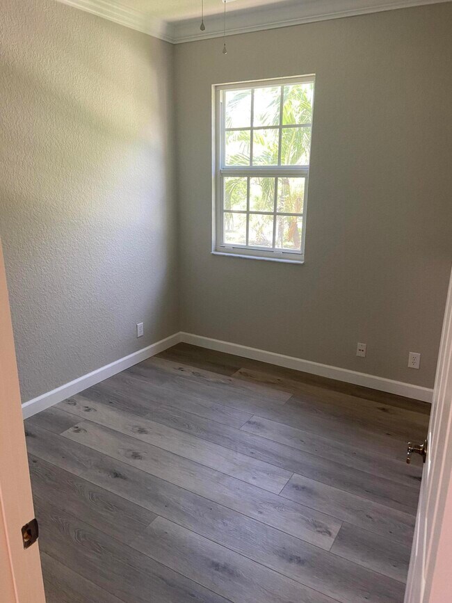 Building Photo - 152 Village Blvd