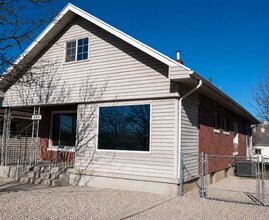 Building Photo - Spacious & Updated 5 Bed Home in Prime Ogden Location