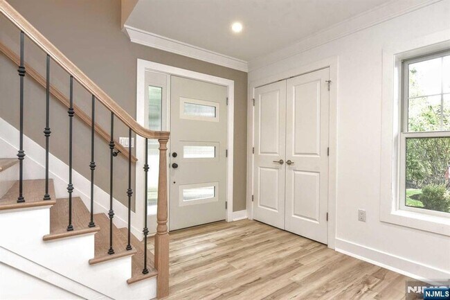 Building Photo - 108 Collignon Way