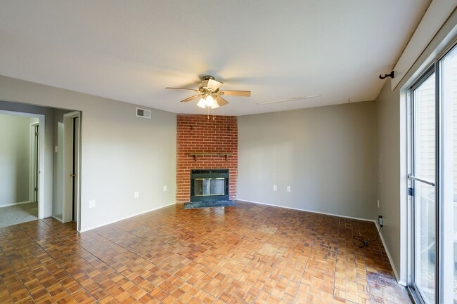 Building Photo - Beautiful Townhome Near Gunner's Lake in Germantown
