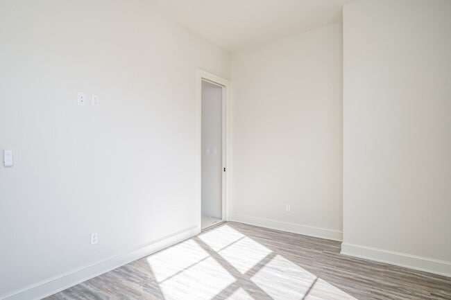 Building Photo - COMIN SOON! Luxury 3 bedroom, 3.5 Bath, 2 ...