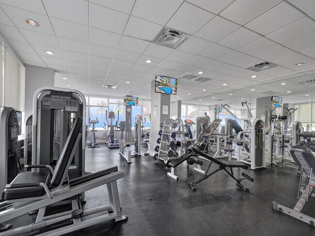 Building Photo - 209 N Fort Lauderdale Beach Blvd