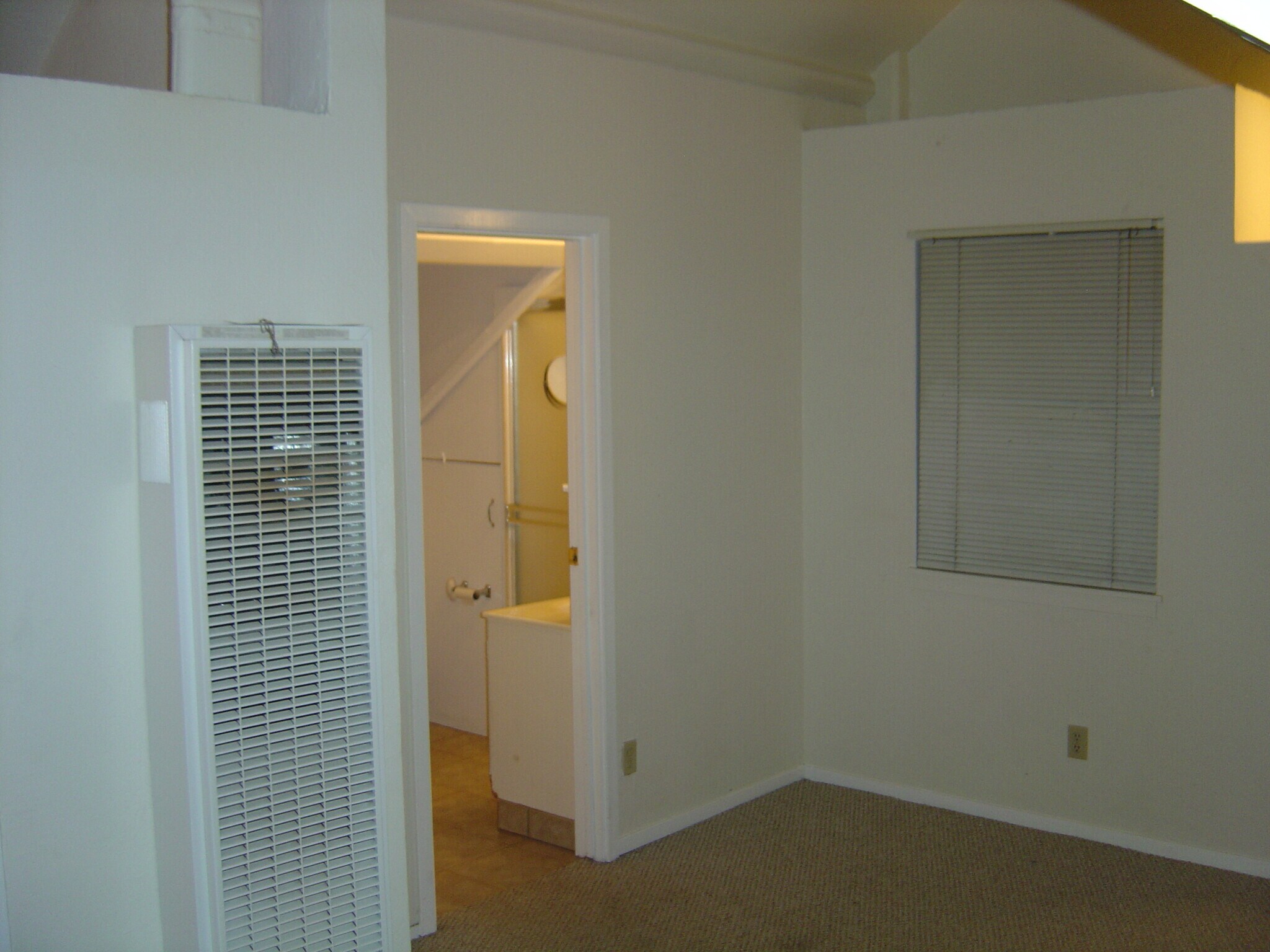 Building Photo - 1441 Lincoln Ave