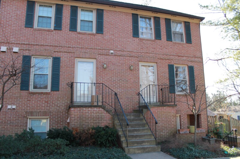 Building Photo - 227 Katie Ct