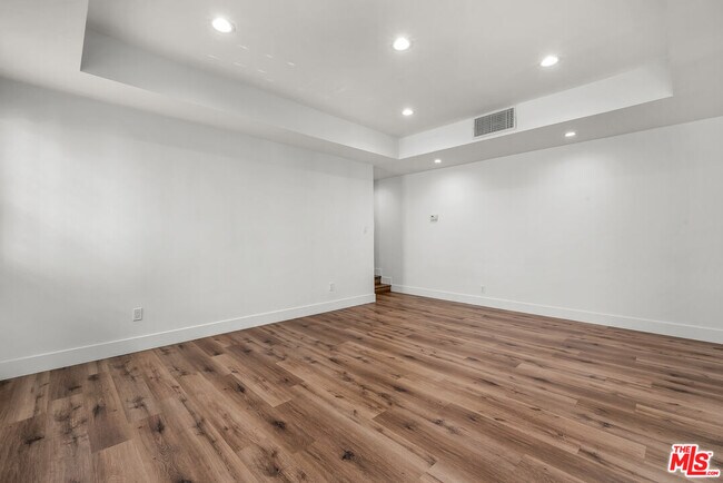 Building Photo - 1655 Selby Ave