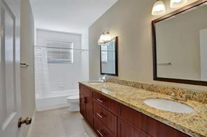 Building Photo - 5977 NW 73rd Ct