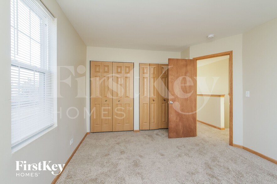 Building Photo - 1033 Four Seasons Blvd