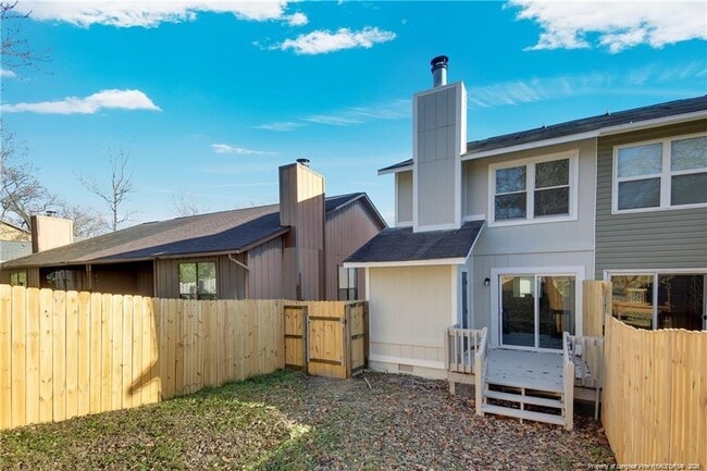 Building Photo - 5940 Laguna Dr