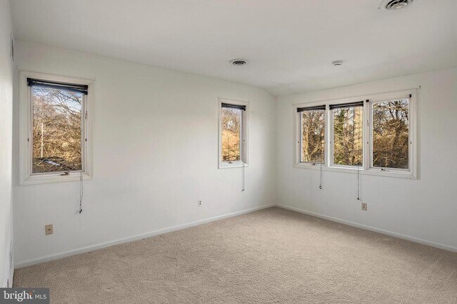 Building Photo - 770 Trenton Ave