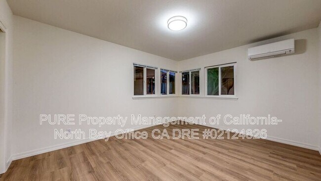 Building Photo - 2450 Grosse Ave