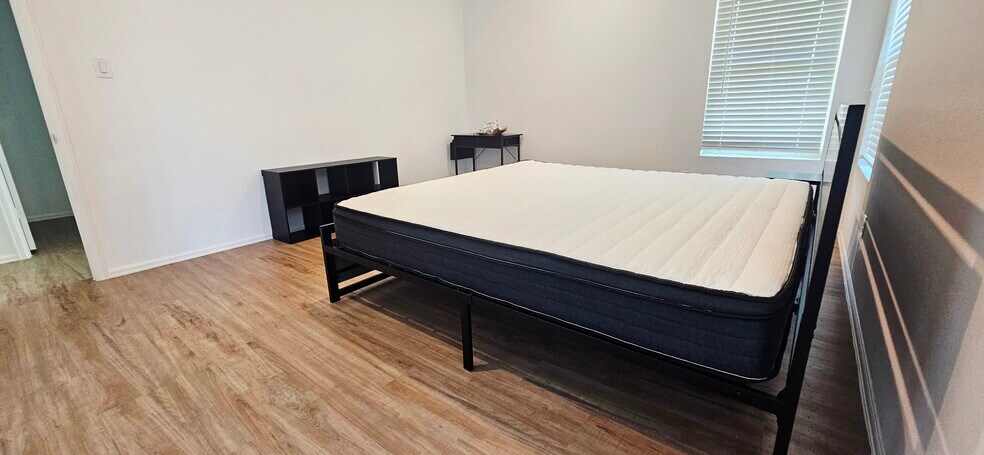 Building Photo - 19308 Via Vinovo Ct