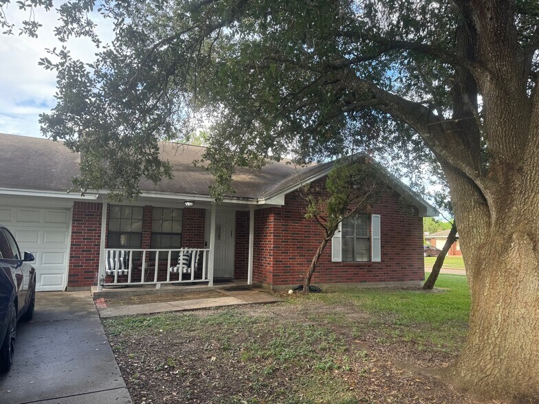 Building Photo - 1139 Christy Dr