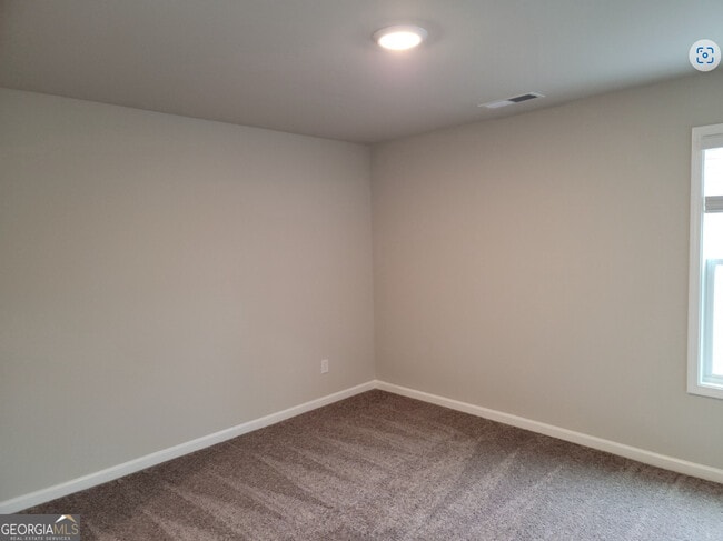 Building Photo - 275 S Ridge
