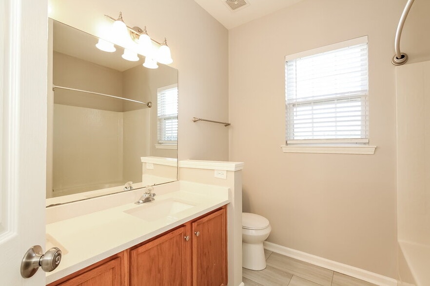 Building Photo - 8704 Rozumny Dr