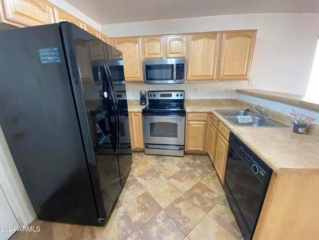 Building Photo - 6724 N 129th Ln