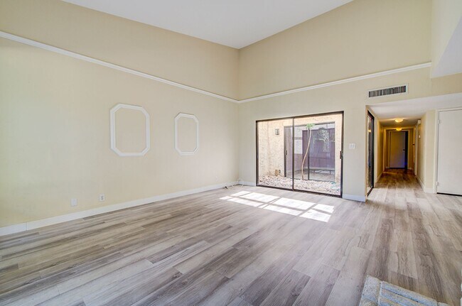 Building Photo - 2574 Pera Cir