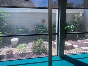 Building Photo - New Listing!