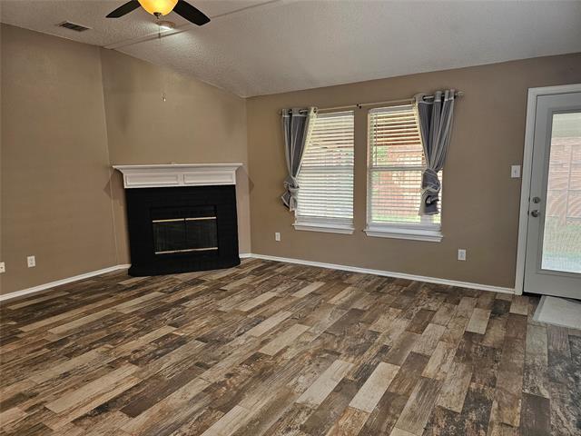 Building Photo - 215 Piccadilly Cir