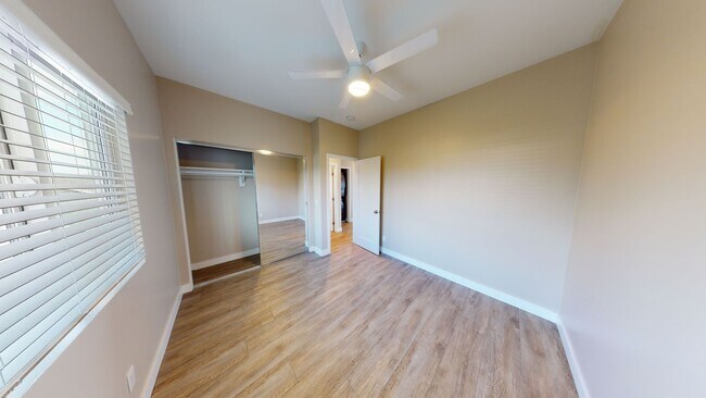 Building Photo - 4BD house on Montezuma, Private Yard and Driveway!