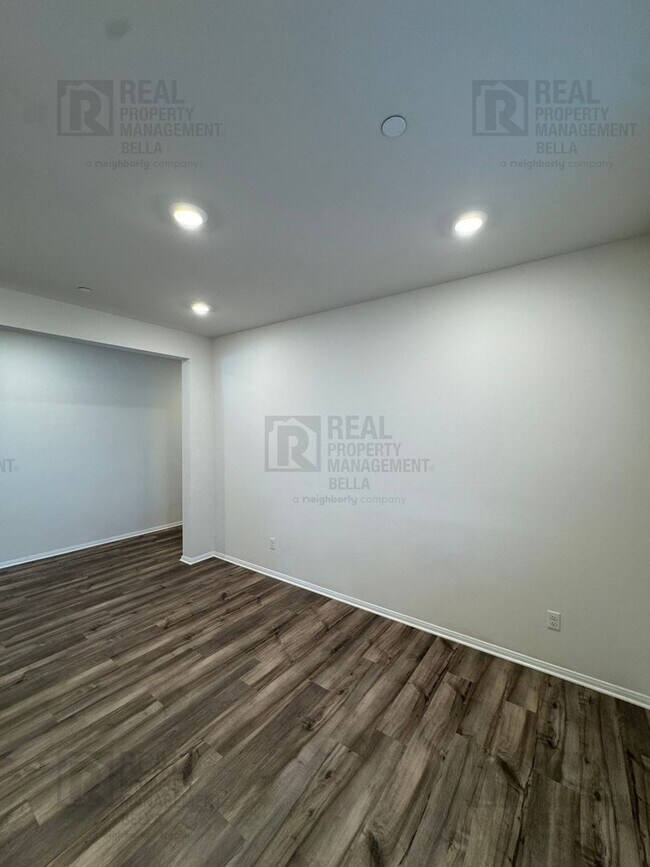 Building Photo - Gorgeous Menifee Pool Home with Downstairs...