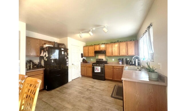 Building Photo - 4778 S Chilean Loop