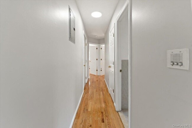 Building Photo - 1309 Vreeland Ave