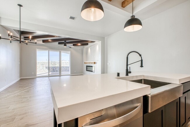 Building Photo - Beautiful East side House 4 bed-2.5 baths, part of The  Club that includes Swimming Pool, Gym, Te...