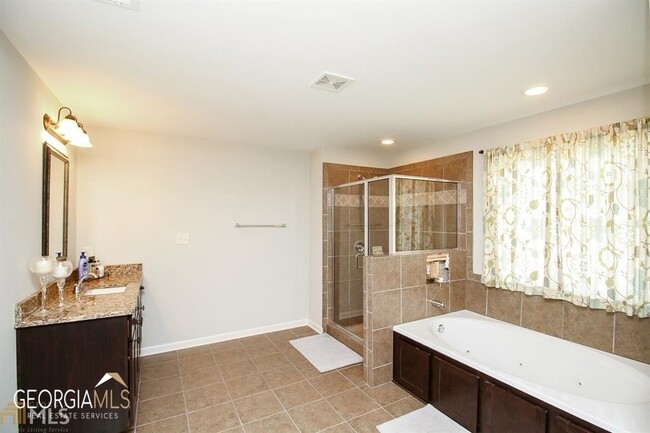 Building Photo - 345 Cliffhaven Cir