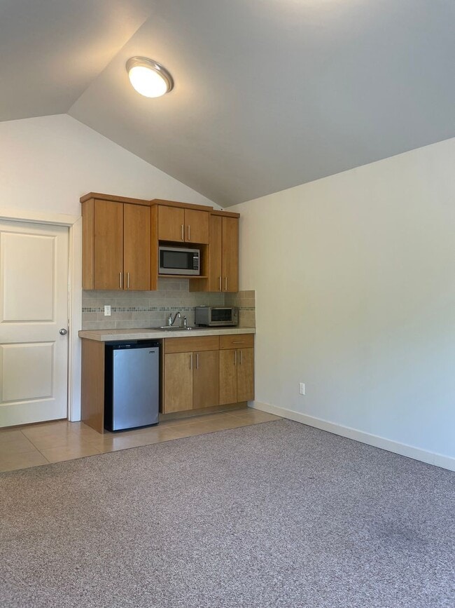 Building Photo - 6916 N McKenna Ave