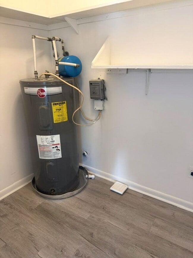 Building Photo - 800 Verdant Dr