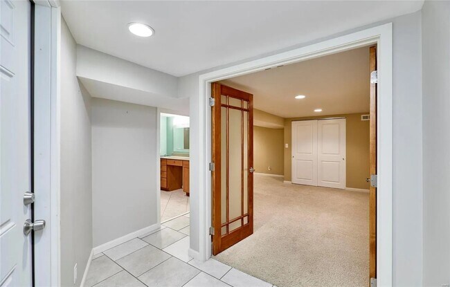 Building Photo - 1120 Terrace Dr