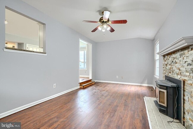 Building Photo - 7 Crestview Garth