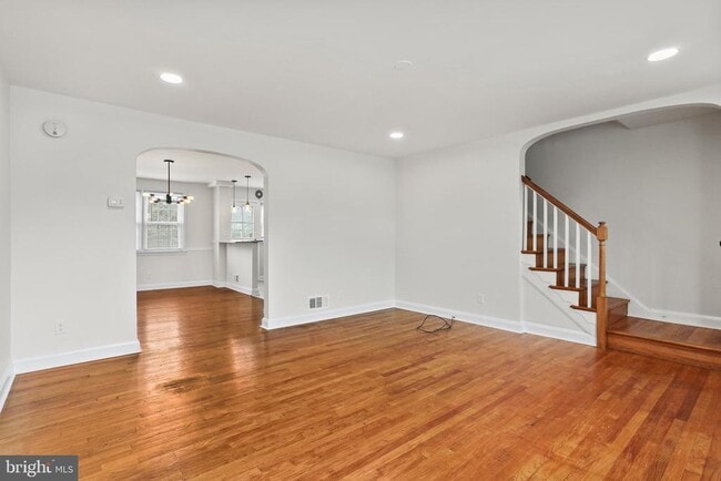 Building Photo - 324 Small Ct