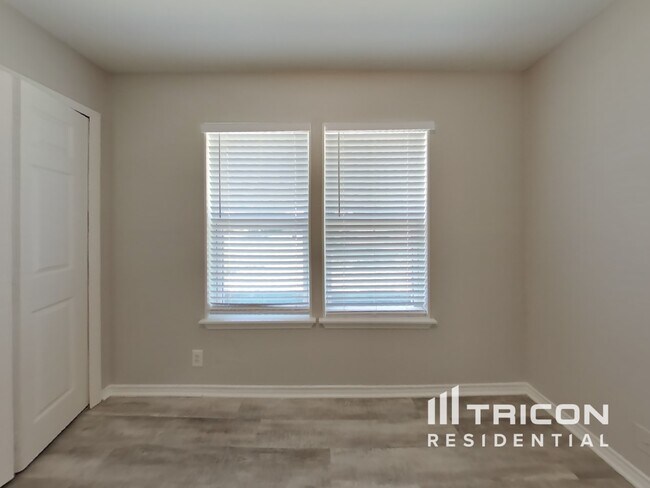 Building Photo - 5126 Casa Oro St