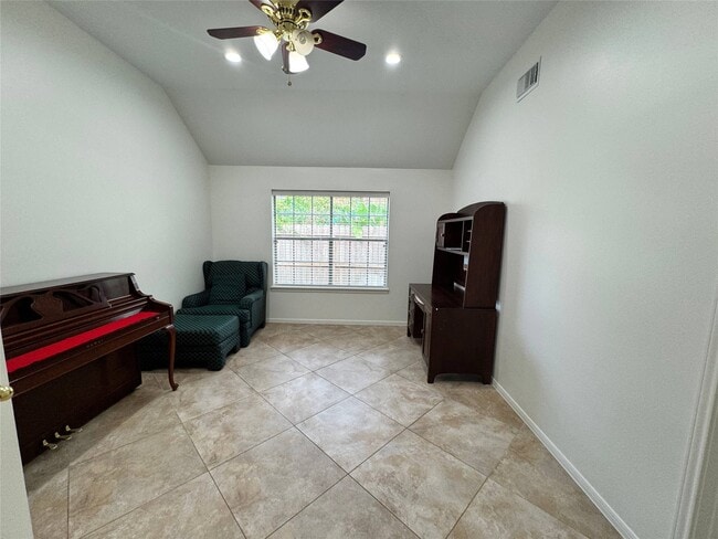 Building Photo - 1718 Berkoff Dr