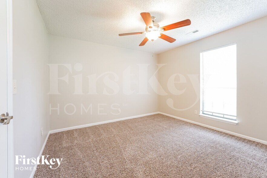 Building Photo - 328 Indigo Rd