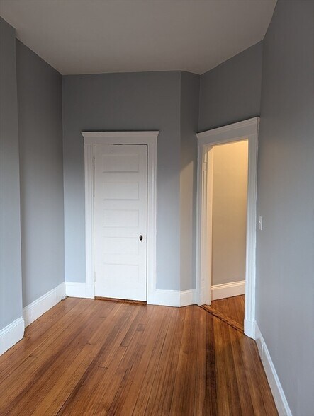 Building Photo - 509 Columbus Ave