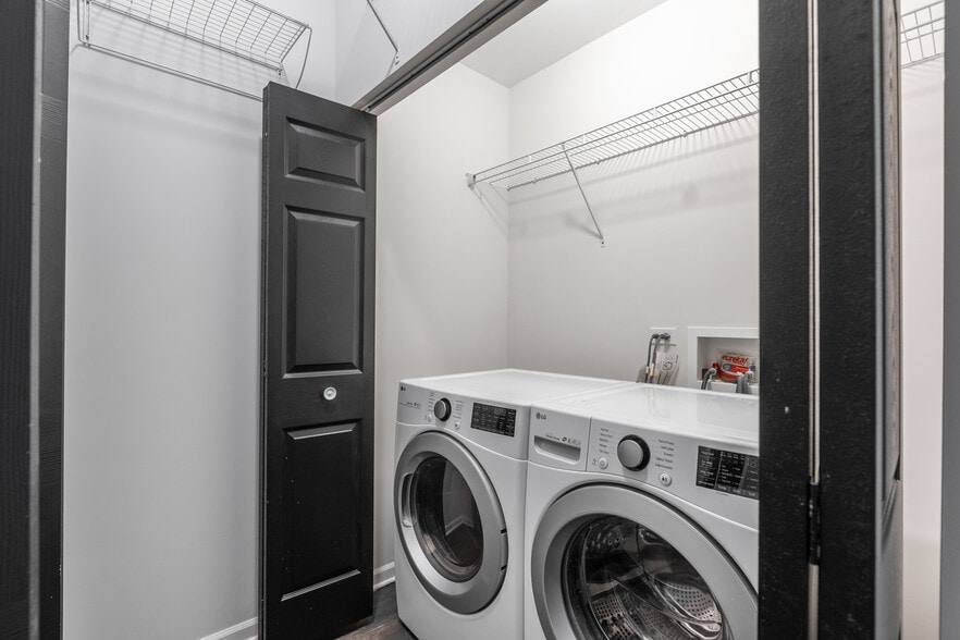 Building Photo - 2701 W Thomas St