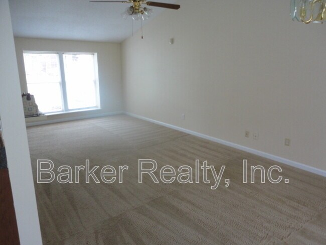Building Photo - 1621 Riverknoll Drive