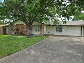 Building Photo - 102 Stubblefield Dr