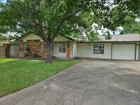 Building Photo - 102 Stubblefield Dr