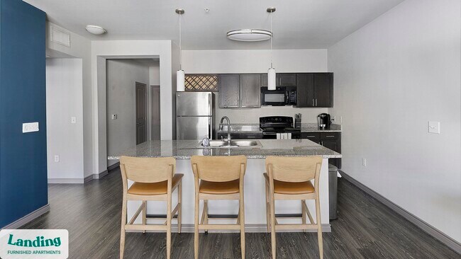 Building Photo - 650 S Main St