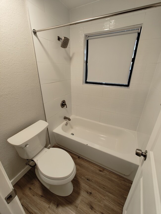 Building Photo - 2404 Northtown Ct